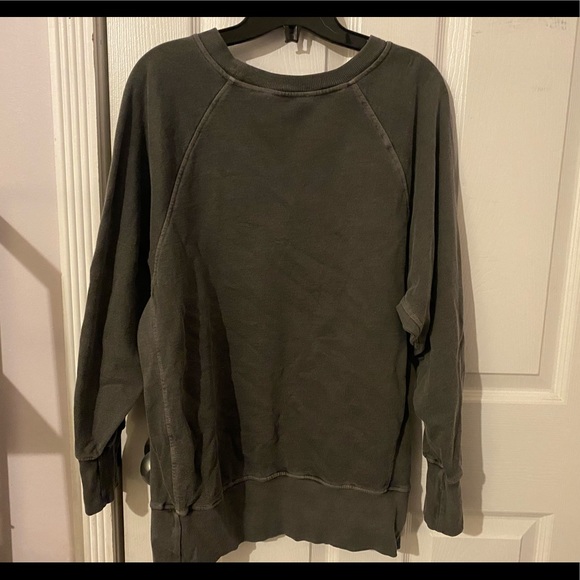 Silver Icing “Everyday Casual Pullover” by Zenana
Size Small New without tags - Picture 4 of 4